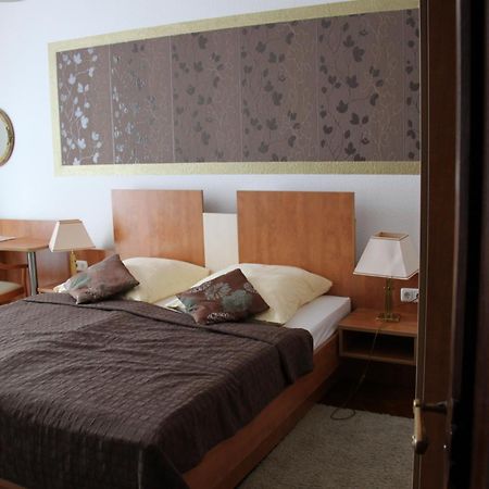 Hotel Vier Loewen Traben-Trarbach Extérieur photo