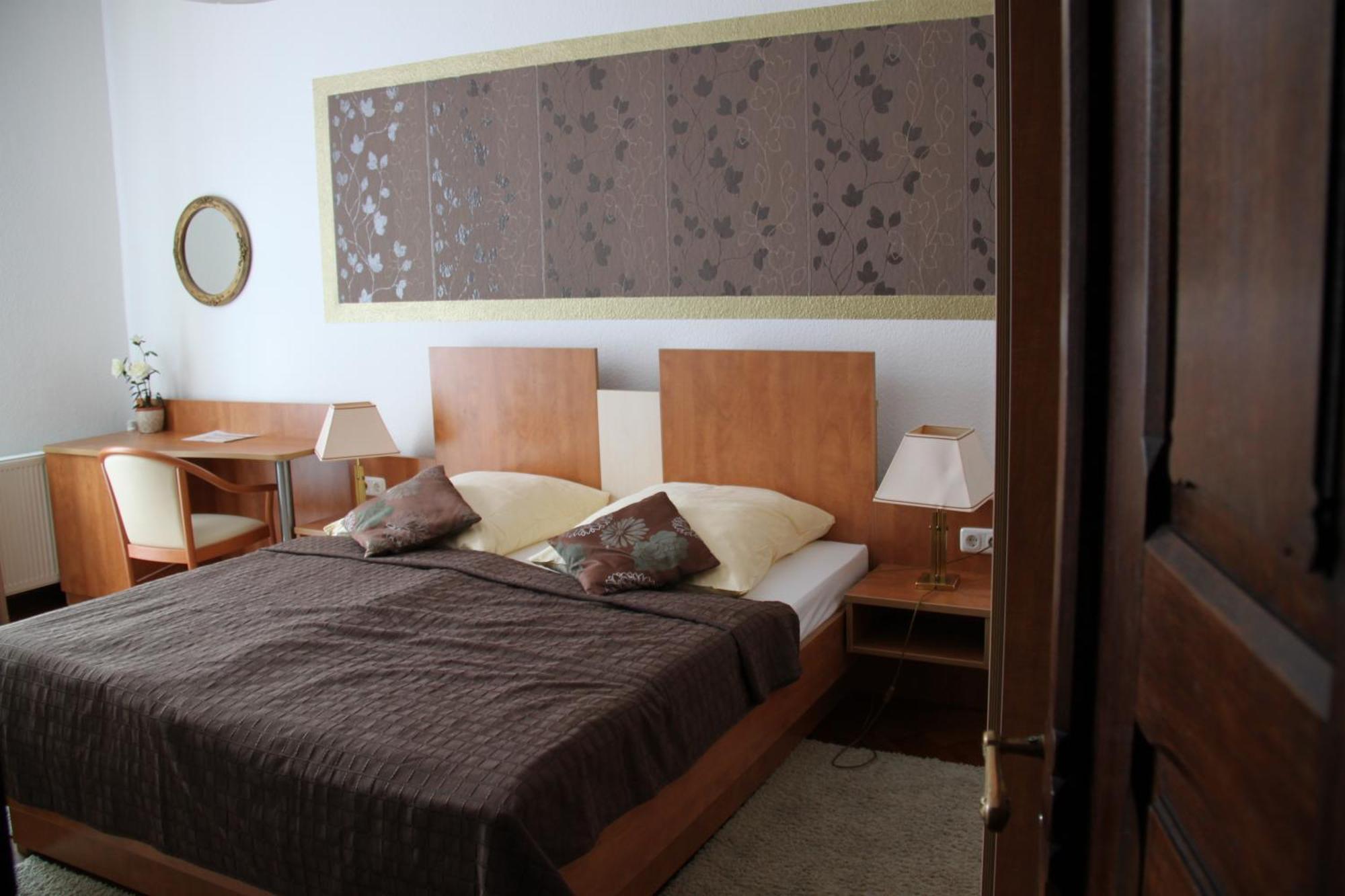 Hotel Vier Loewen Traben-Trarbach Extérieur photo