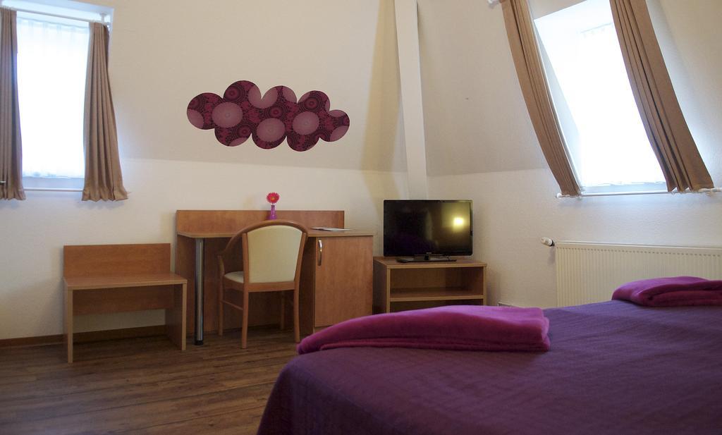 Hotel Vier Loewen Traben-Trarbach Chambre photo