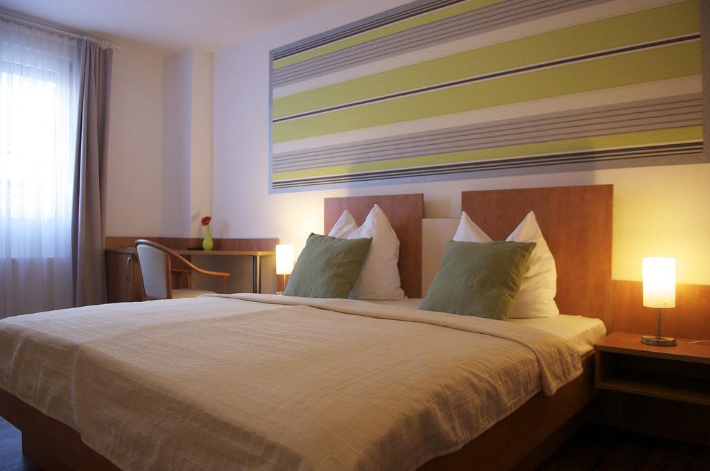 Hotel Vier Loewen Traben-Trarbach Chambre photo
