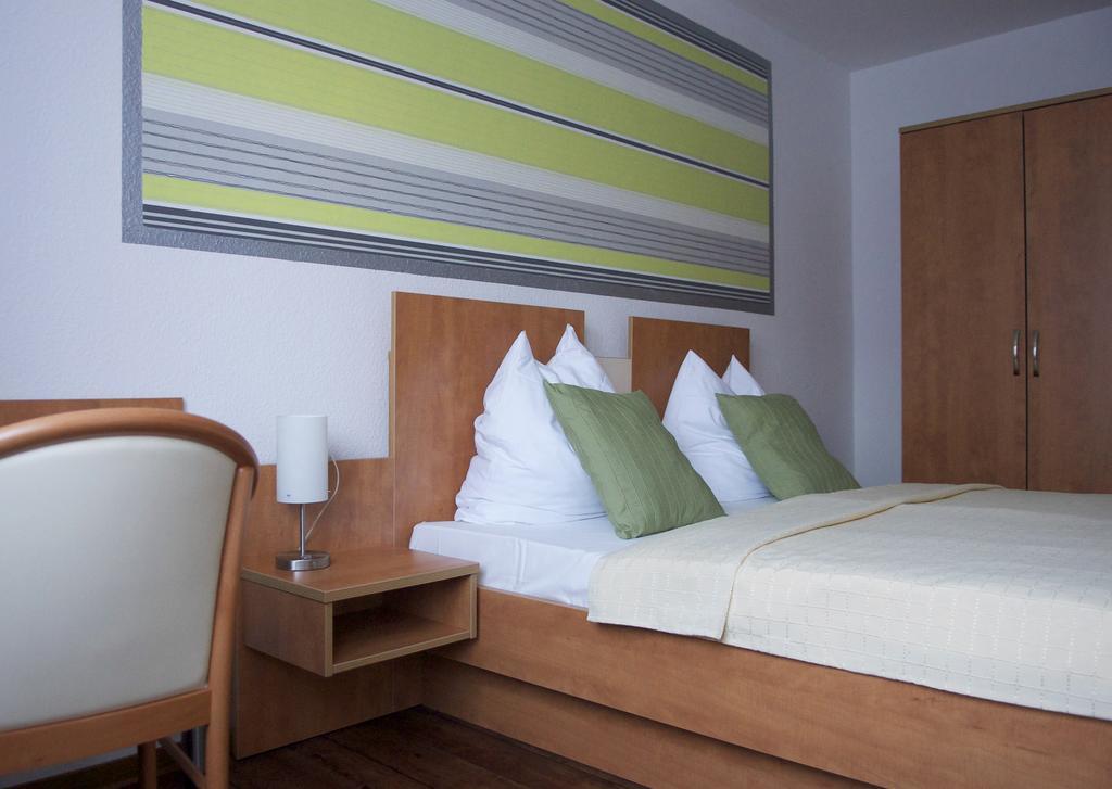 Hotel Vier Loewen Traben-Trarbach Chambre photo