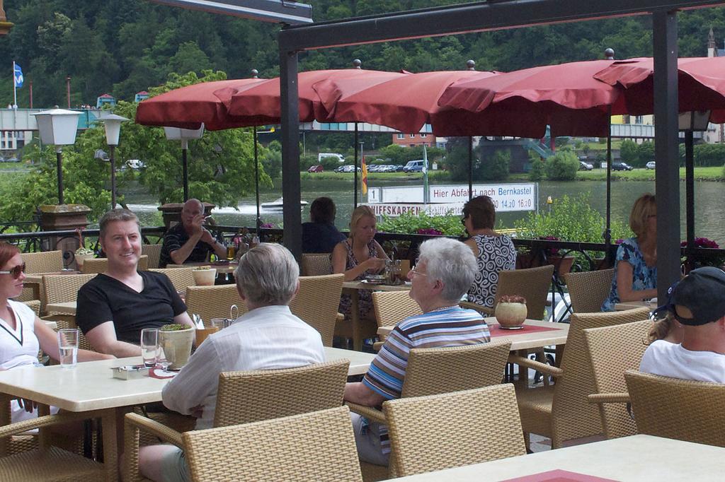 Hotel Vier Loewen Traben-Trarbach Extérieur photo