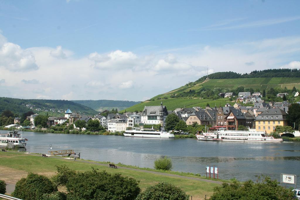 Hotel Vier Loewen Traben-Trarbach Extérieur photo